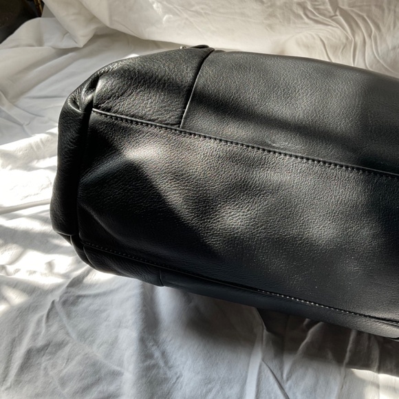 B. Makowsky Oversized Tote/Satchel - Picture 6 of 16